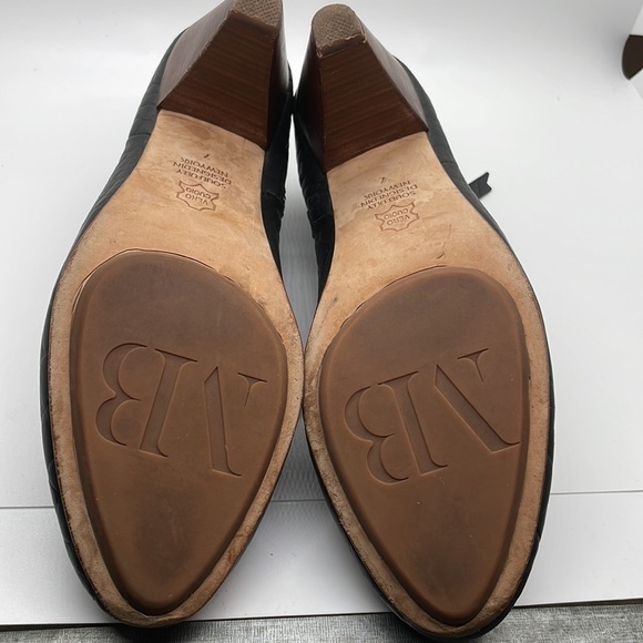 Matt Bernson Shoes Matt Bernson Jagguar Black Croc Ankle Booties size - 7 - Picture 7 of 10